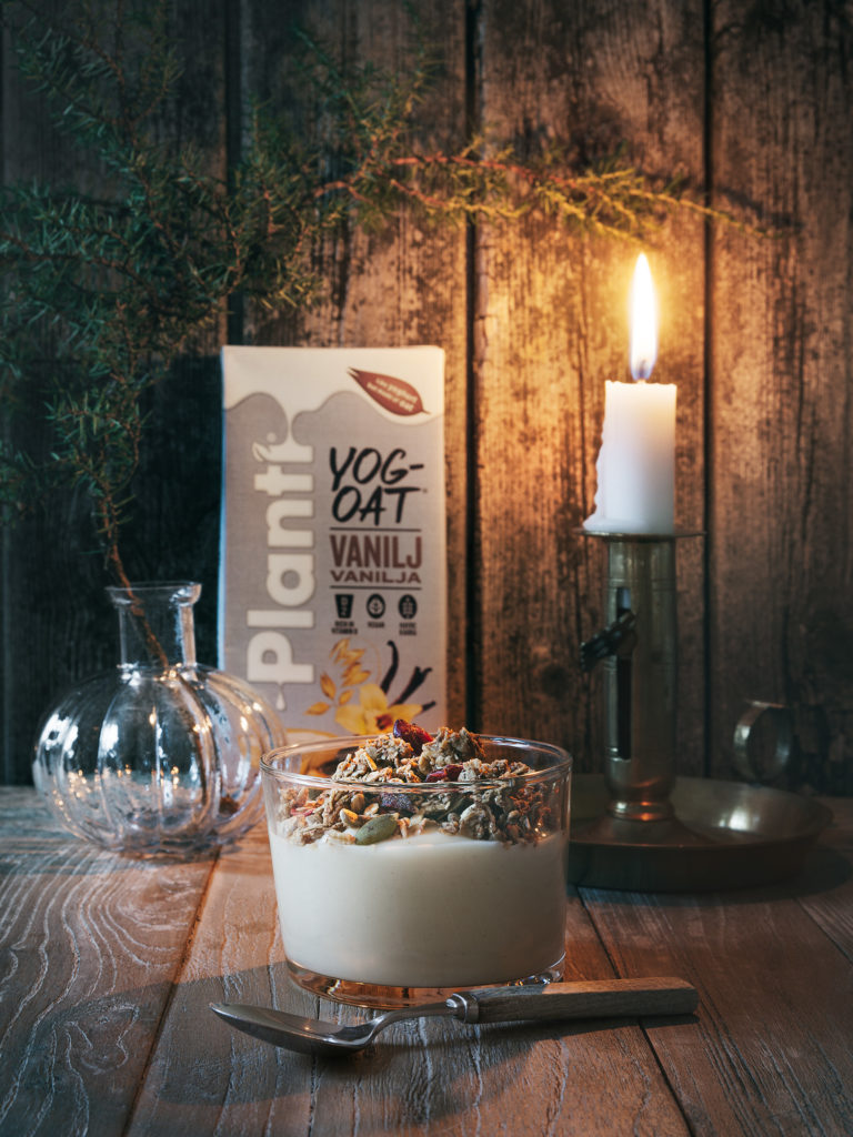Planti-Yogoat-vanilj-pepparkaksgranola