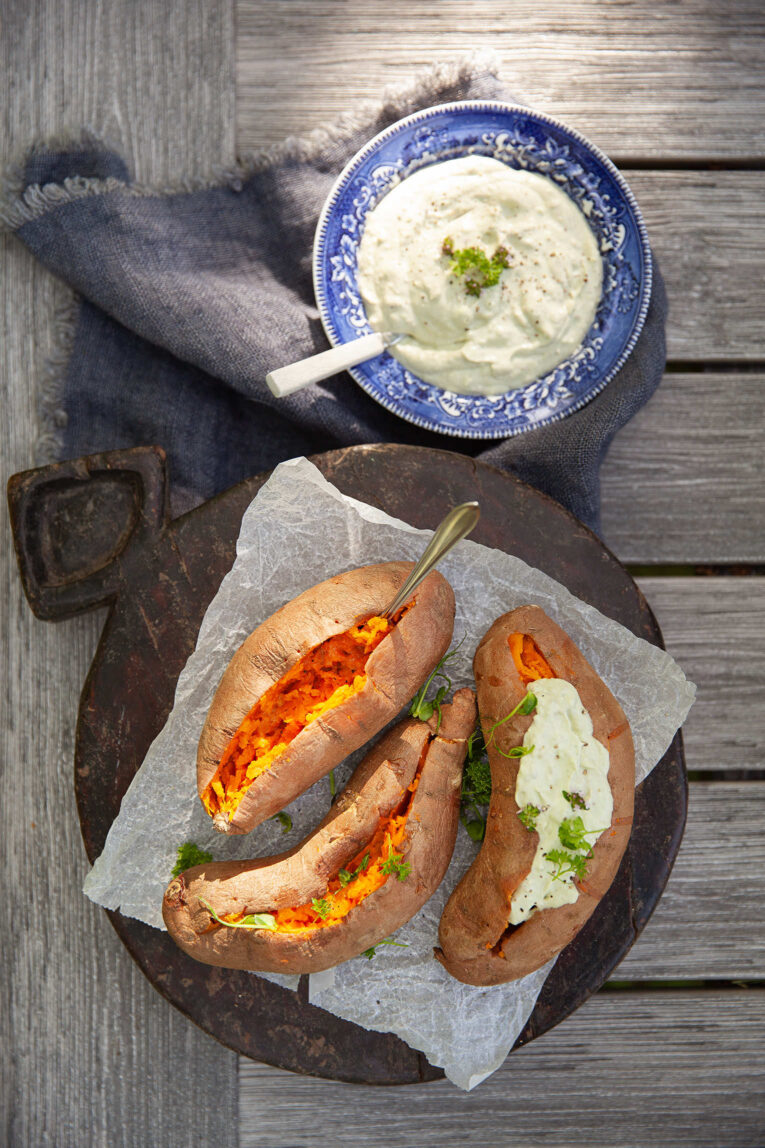 Bakad-sötpotatis-avokadoröra