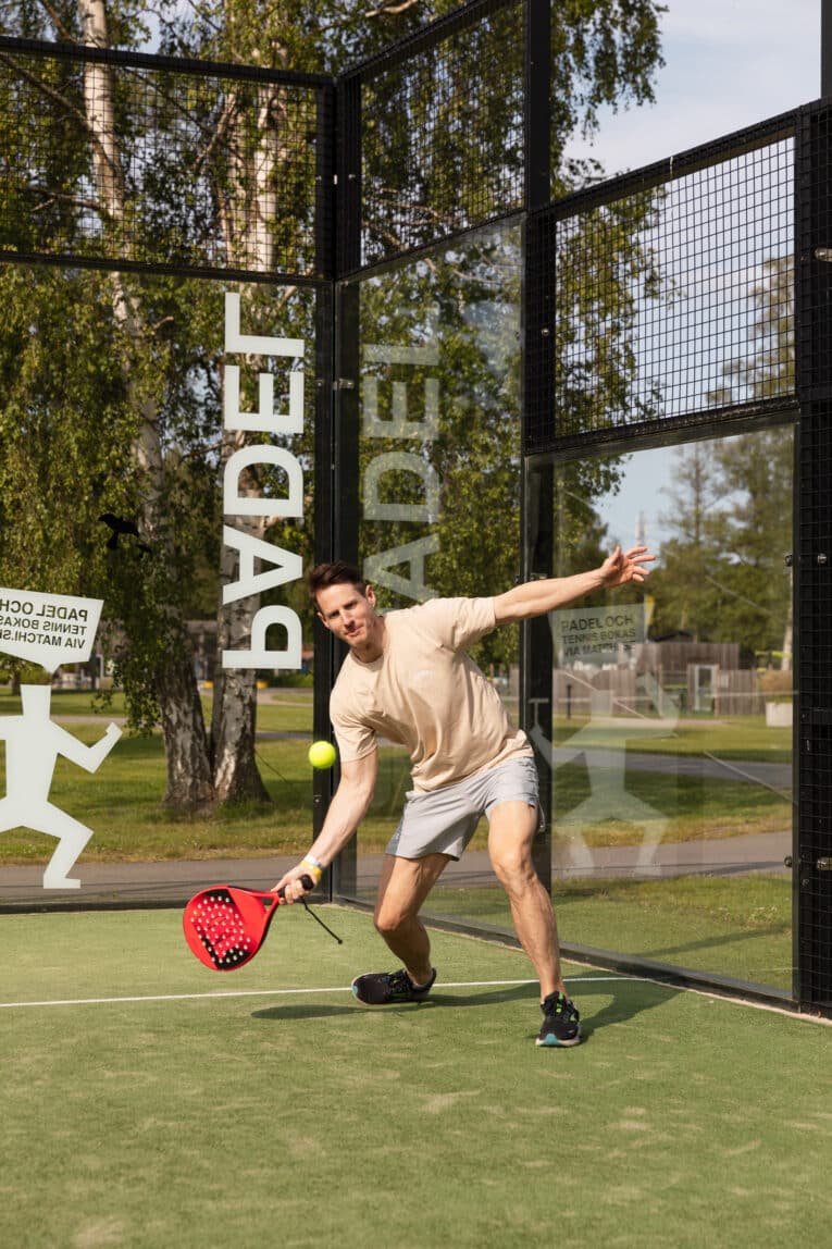 Spela padel