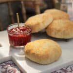 scones med sylt