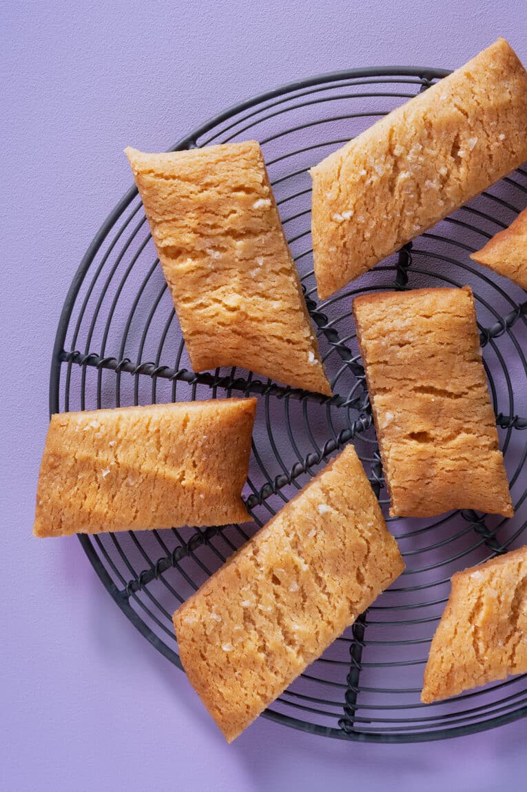 Kolakakor på uppläggningsfat